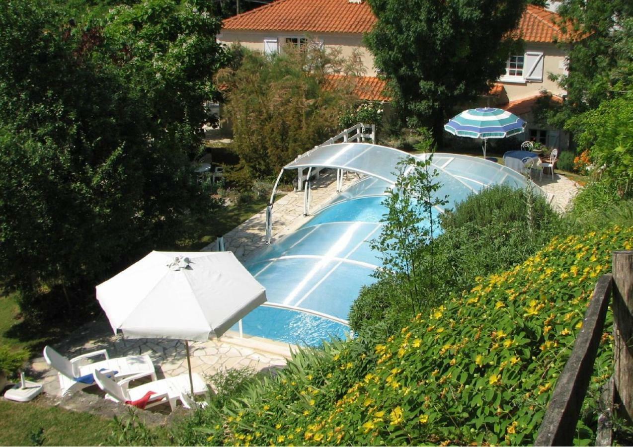Bed and Breakfast Le Petit Massigny Les Velluire-sur-Vendee Экстерьер фото