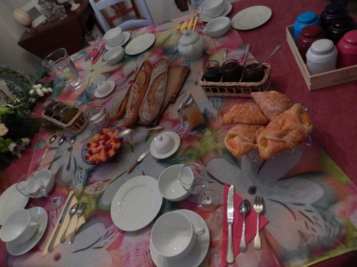Bed and Breakfast Le Petit Massigny Les Velluire-sur-Vendee Экстерьер фото